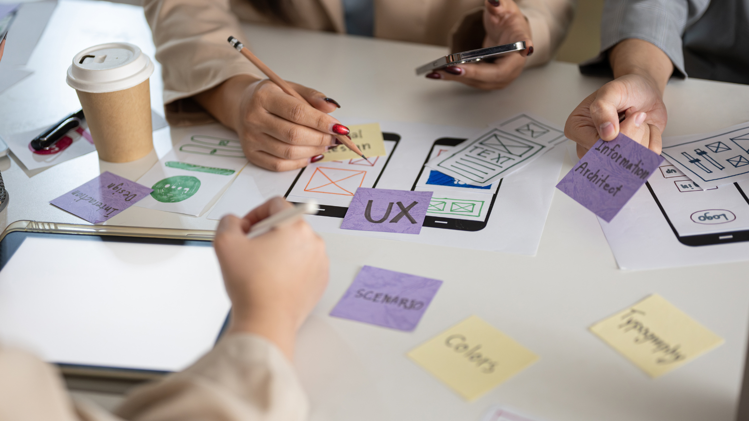 Which online UX design courses offer hands-on training with industry tools?