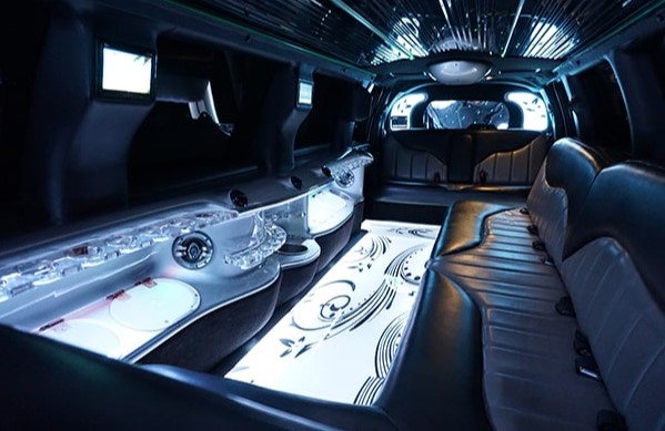 Sprinter Limo Service in Chicago: Comfort, Style, and Convenience Combined