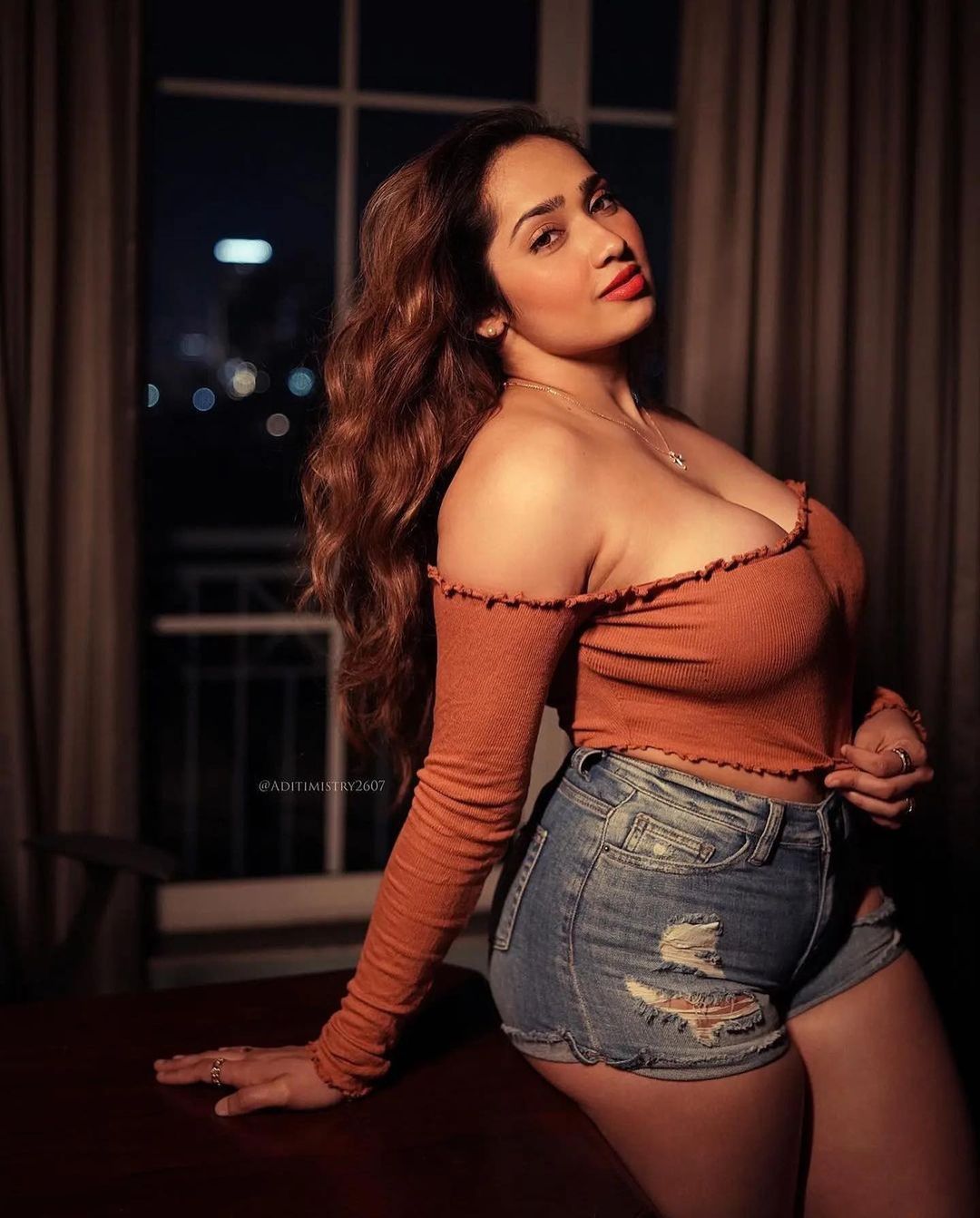 Independent Escort Dubai	+971568169700