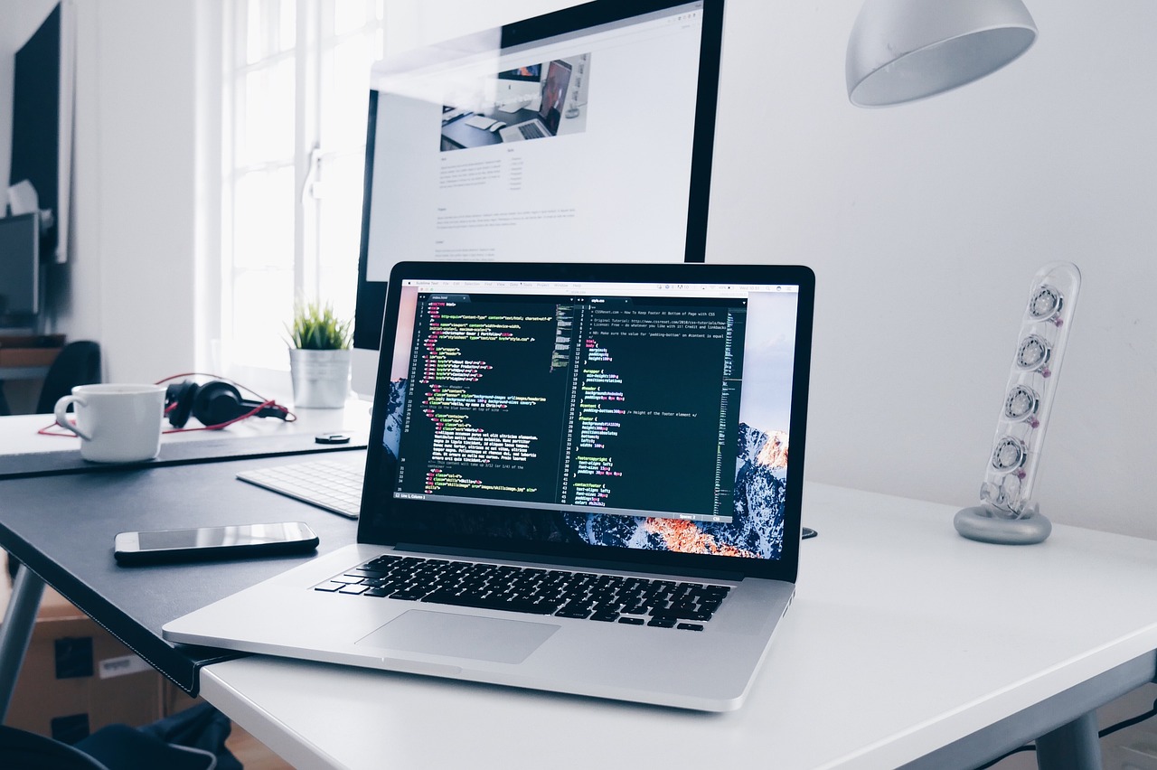 What is Salesforce? A Simple Guide for Businesses and Beginners